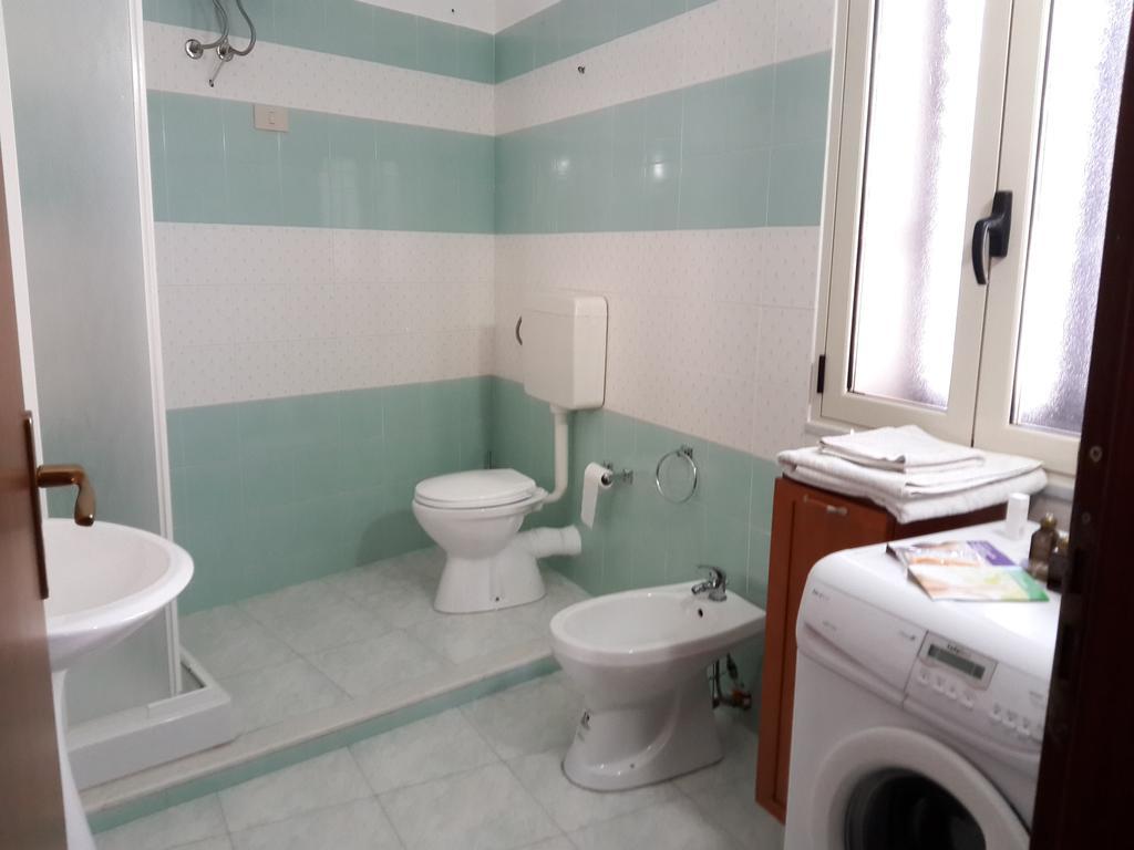 Casa Eleonora Lägenhet Campofelice Di Roccella Exteriör bild