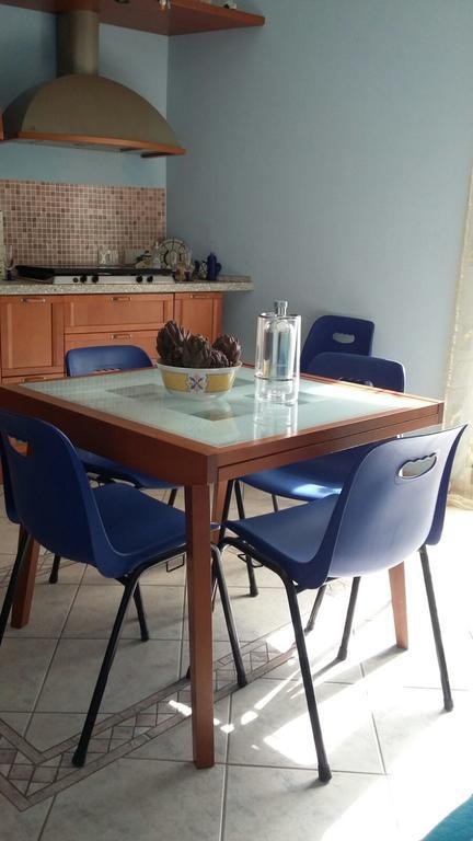 Casa Eleonora Lägenhet Campofelice Di Roccella Exteriör bild