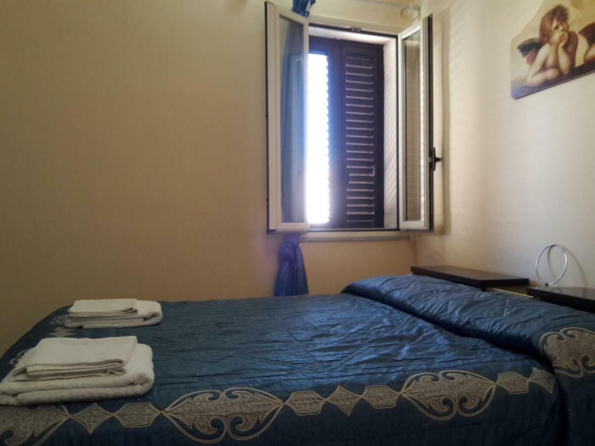 Casa Eleonora Lägenhet Campofelice Di Roccella Exteriör bild