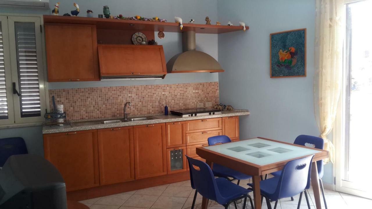 Casa Eleonora Lägenhet Campofelice Di Roccella Exteriör bild