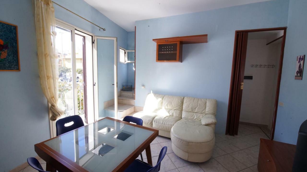 Casa Eleonora Lägenhet Campofelice Di Roccella Exteriör bild
