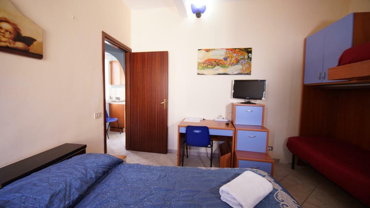 Casa Eleonora Lägenhet Campofelice Di Roccella Exteriör bild