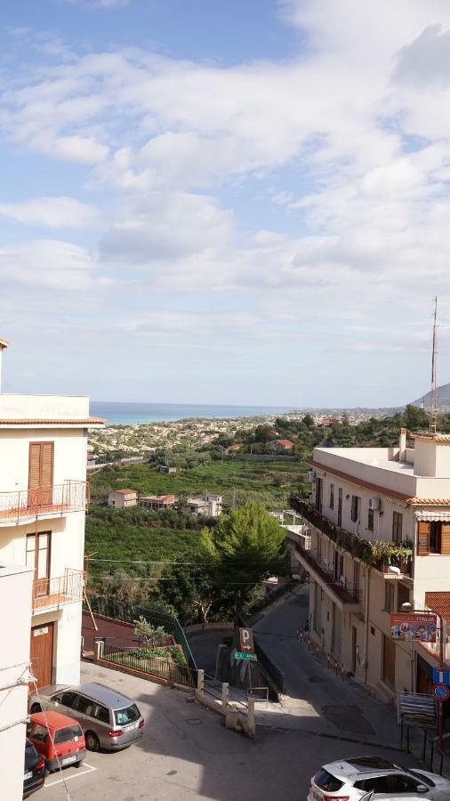 Casa Eleonora Lägenhet Campofelice Di Roccella Exteriör bild