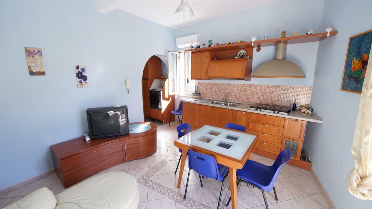 Casa Eleonora Lägenhet Campofelice Di Roccella Exteriör bild