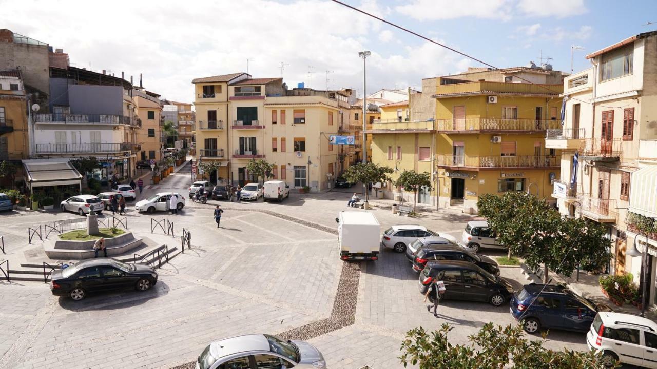 Casa Eleonora Lägenhet Campofelice Di Roccella Exteriör bild